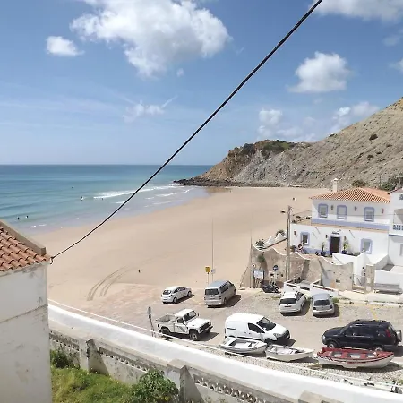 Sea Nyaraló *